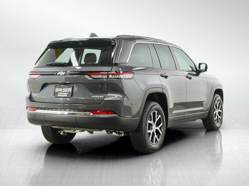 Used 2025 Jeep Grand Cherokee Limited w/ Trailer Tow Package AWD/4WD image 5
