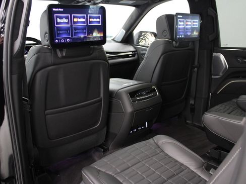 Certified 2023 Cadillac Escalade ESV V image 56