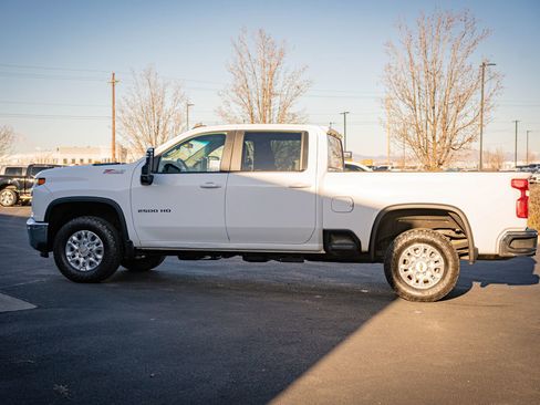 Used 2023 Chevrolet Silverado 2500 LT w/ Convenience Package image 11