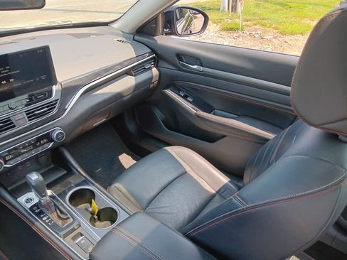 Used 2023 Nissan Altima 2.0 SR FWD image 12