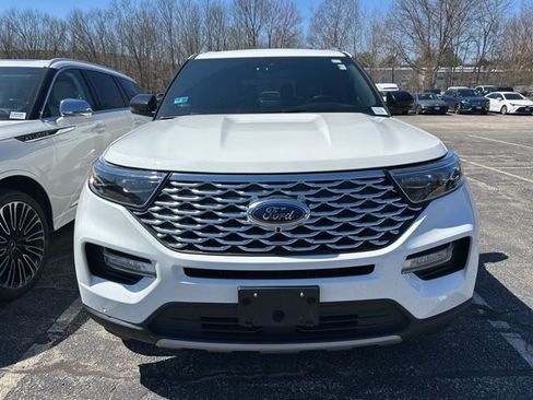 Used 2023 Ford Explorer Platinum w/ Technology Package image 2