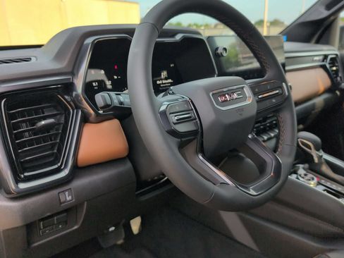 New 2026 GMC Canyon AT4 AWD/4WD image 11