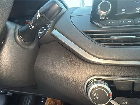 Used 2024 Nissan Altima 2.5 S image 14