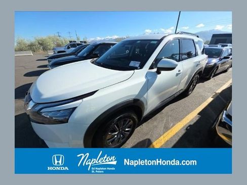 Used 2025 Nissan Pathfinder SV AWD/4WD image 1