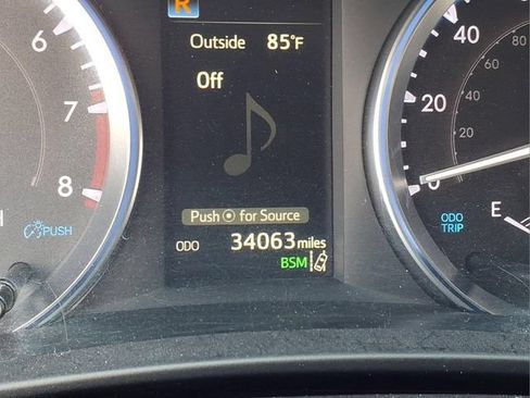 Used 2019 Toyota Highlander XLE AWD/4WD image 27