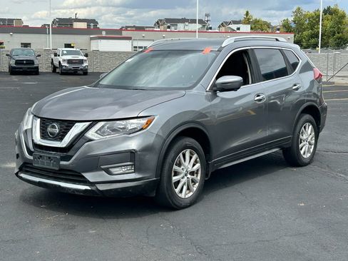 Used 2018 Nissan Rogue SV w/ Premium Package AWD/4WD image 8