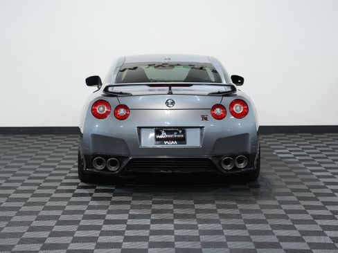Used 2009 Nissan GT-R Premium image 7