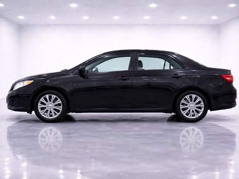 Used 2010 Toyota Corolla image 2