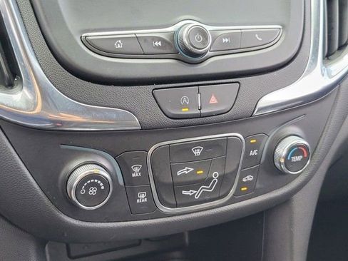 Used 2023 Chevrolet Equinox LT image 22