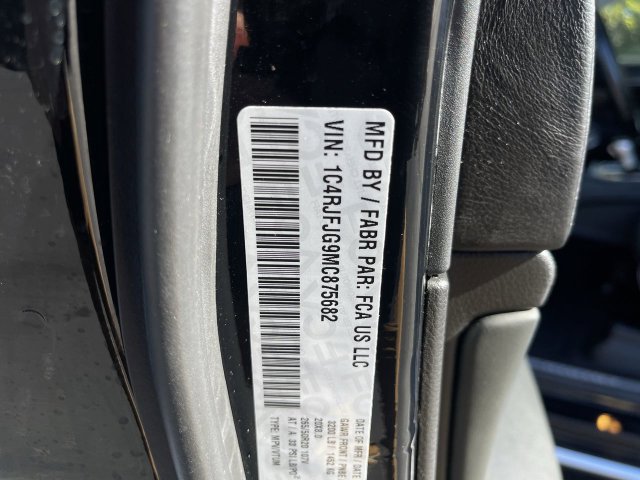 Used 2021 Jeep Grand Cherokee Summit AWD/4WD image 34