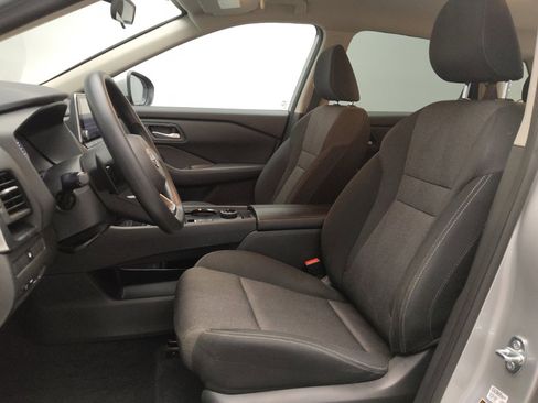 Used 2024 Nissan Rogue SV AWD/4WD image 17