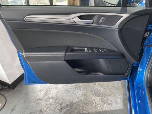 Used 2020 Ford Fusion SE AWD/4WD image 20