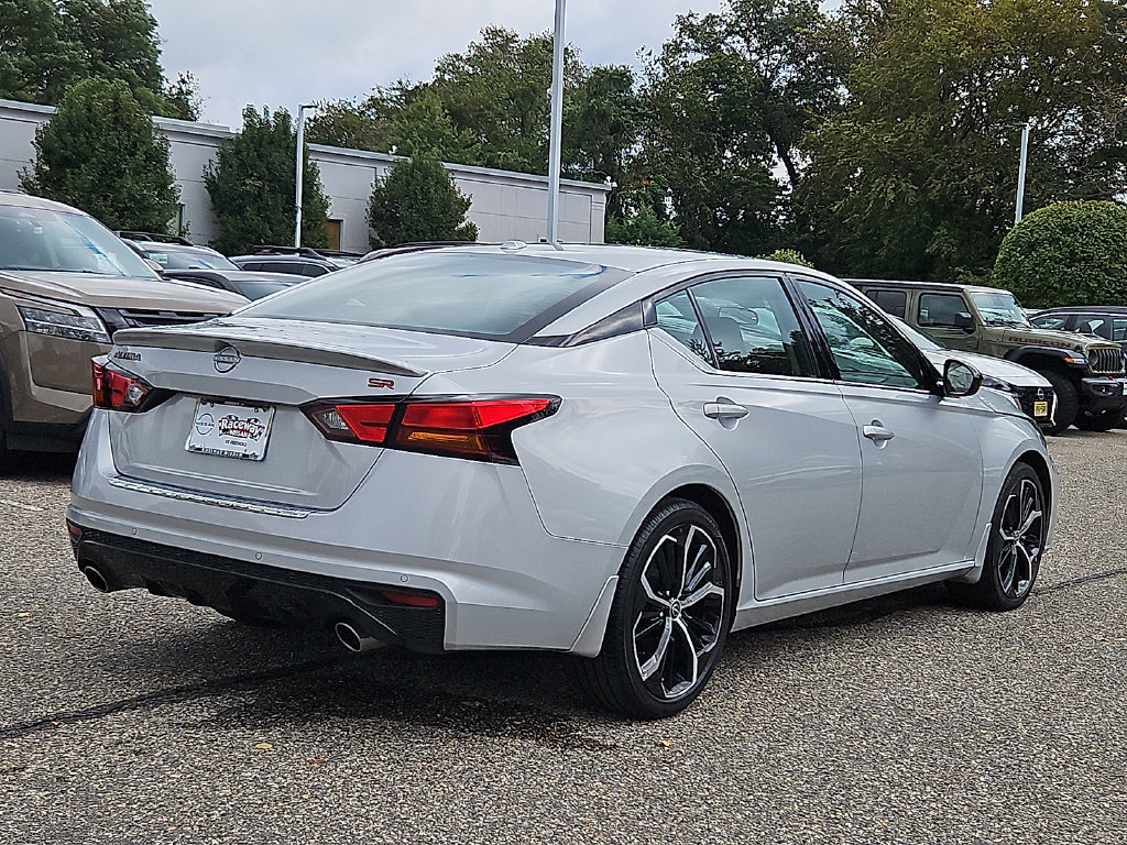 Certified 2023 Nissan Altima 2.5 SR w/ SR Premium Package FWD image 8