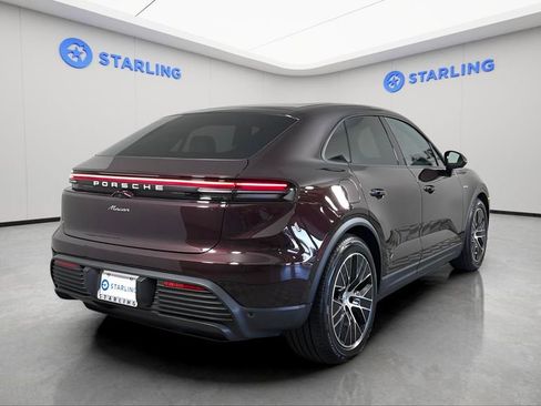 Used 2025 Porsche Macan Electric w/ Premium Package RWD image 8