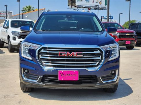 Used 2023 GMC Terrain SLT image 2