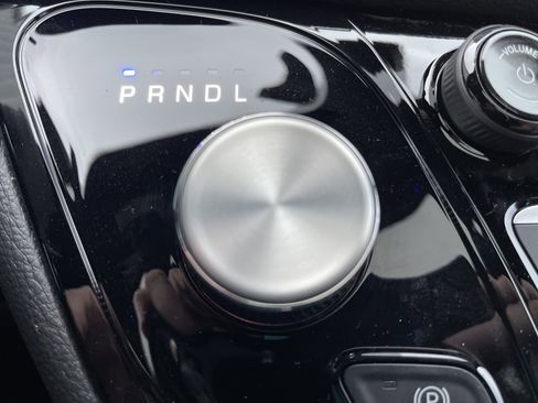 New 2026 Chrysler Pacifica Limited w/ Trailer Tow Group image 28