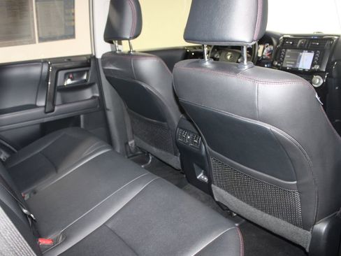 Used 2023 Toyota 4Runner TRD Off-Road Premium AWD/4WD image 32