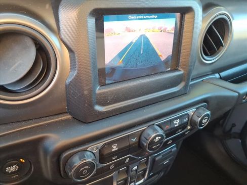 Used 2023 Jeep Gladiator Sport image 38