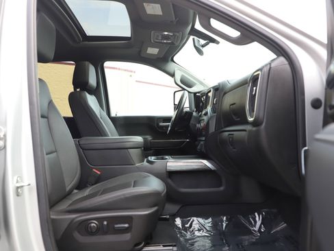 Used 2022 Chevrolet Silverado 3500 LTZ w/ LTZ Plus Package image 11