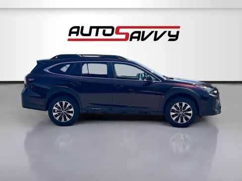 Used 2025 Subaru Outback Limited AWD/4WD image 8