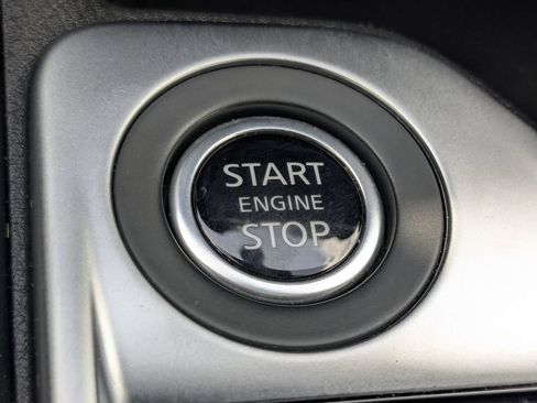 Used 2025 Nissan Sentra SR w/ SR Premium Package FWD image 34