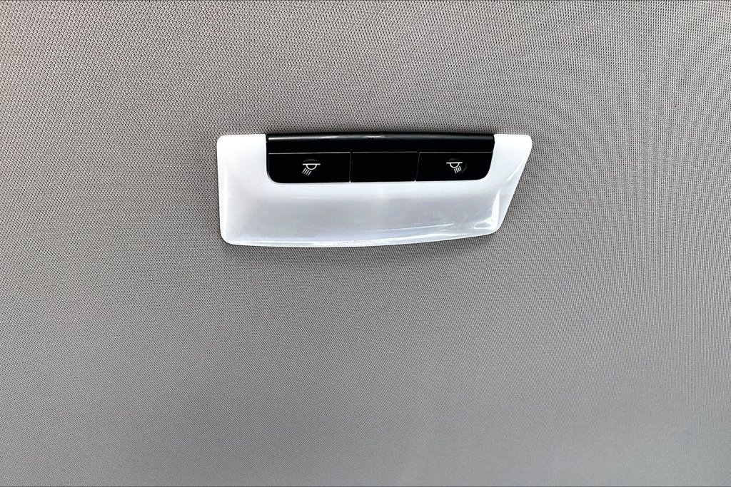 Used 2024 Nissan Altima 2.5 SR FWD image 11
