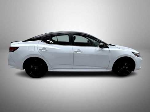 Certified 2023 Nissan Sentra SR w/ Midnight Edition Package FWD image 4