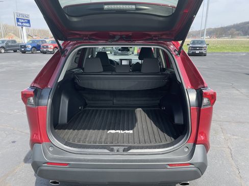 Used 2021 Toyota RAV4 XLE w/ XLE Grade Weather Package image 59