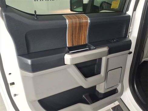 Used 2015 Ford F150 Lariat image 24