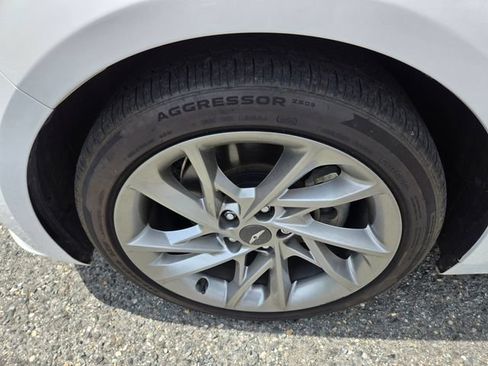 Used 2022 Genesis G70 2.0T RWD image 19