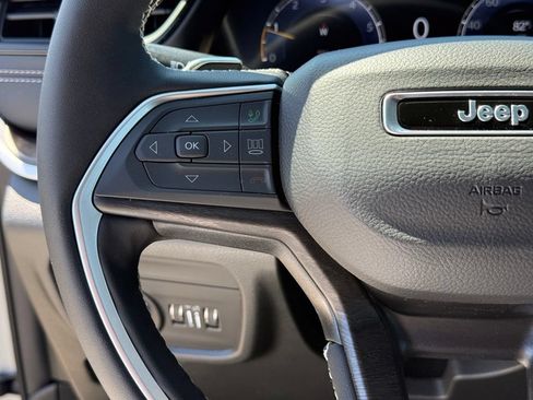 New 2026 Jeep Grand Cherokee Altitude AWD/4WD image 14