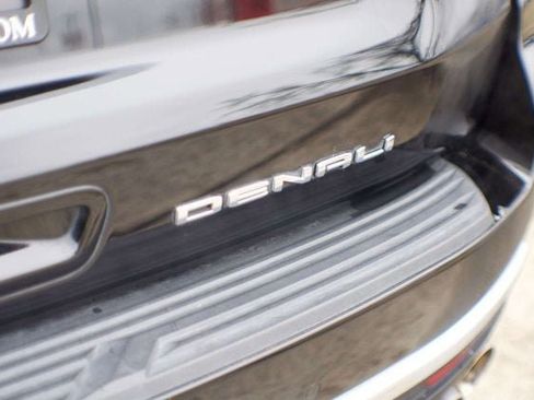 Used 2023 GMC Yukon Denali image 13