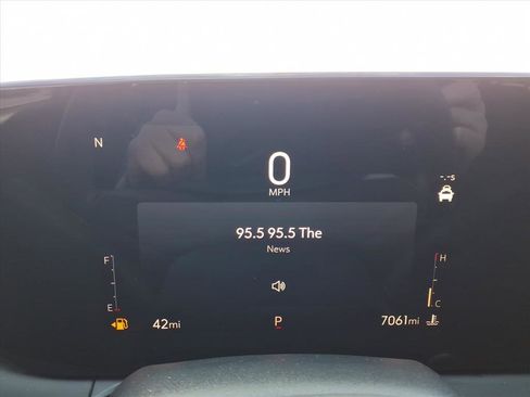 Used 2025 Buick Envista Preferred w/ Convenience II Package image 25