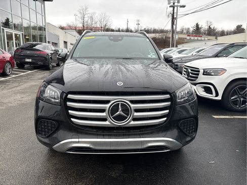 Used 2024 Mercedes-Benz GLS 450 4MATIC image 2