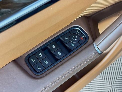 Used 2023 Porsche Cayenne S Platinum image 20