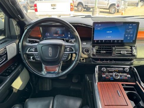 Used 2024 Lincoln Navigator L Reserve AWD/4WD image 9