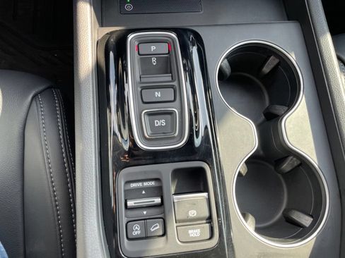 Used 2025 Honda Pilot EX-L image 12