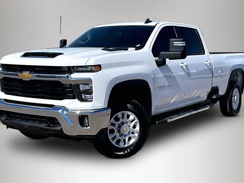 Used 2025 Chevrolet Silverado 3500 LT w/ Convenience Package image 3