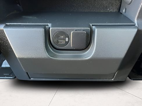 Used 2021 Ford F150 XLT RWD image 30