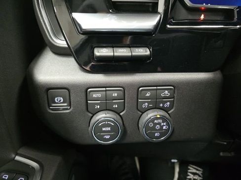 New 2026 Chevrolet Silverado 2500 LTZ w/ LTZ Premium Package image 19