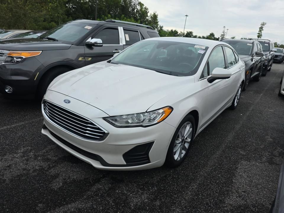 Used 2020 Ford Fusion SE FWD image 3