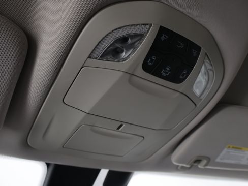 Used 2017 Chrysler Pacifica Touring-L FWD image 59