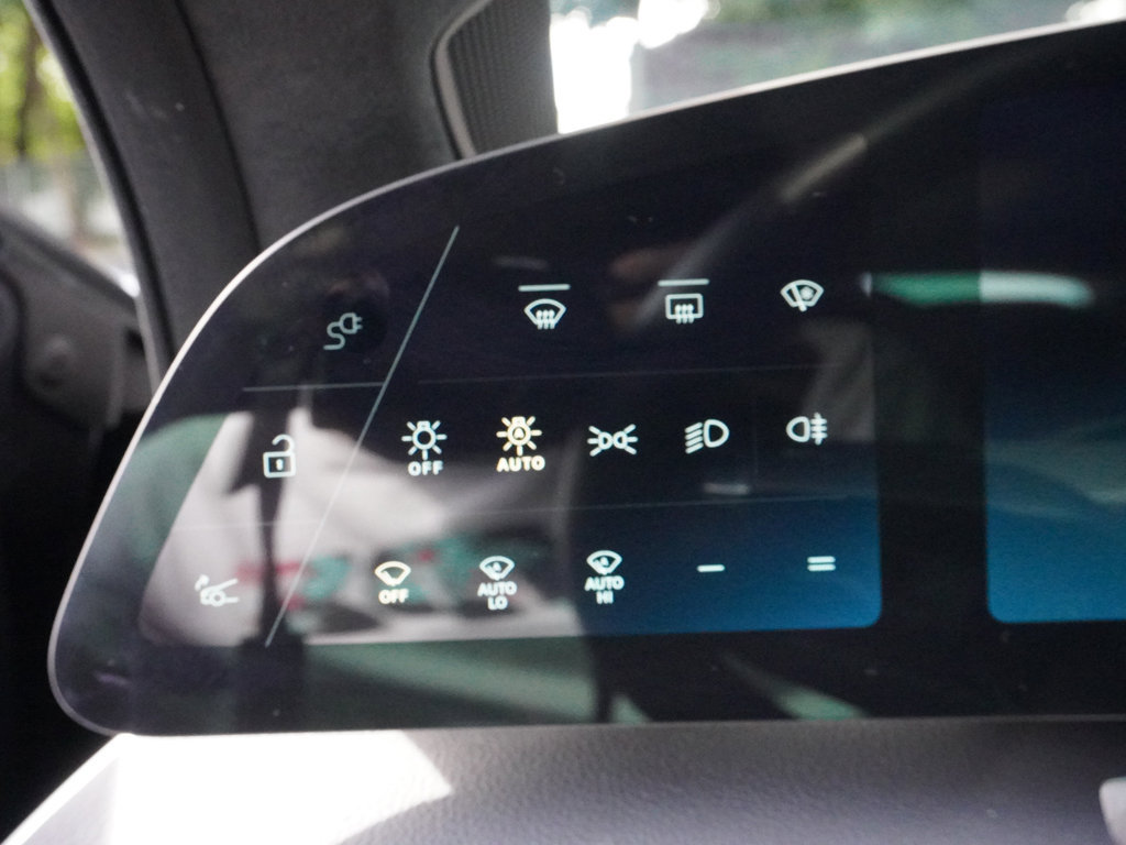 Used 2025 Lucid Air Touring AWD/4WD image 38