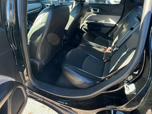 Used 2024 Jeep Compass Latitude image 23