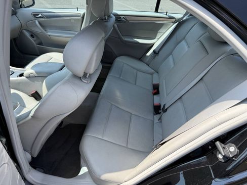 Used 2006 Mercedes-Benz C 230 Sedan w/ Sunroof Pkg image 15