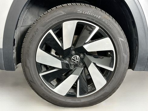 Used 2024 Volkswagen Atlas Cross Sport SE AWD/4WD image 11