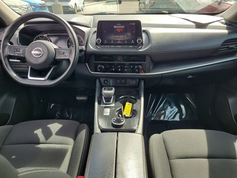 Used 2024 Nissan Rogue S AWD/4WD image 9