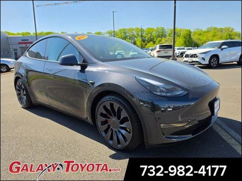 Used 2024 Tesla Model Y Performance AWD/4WD image 1