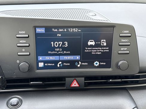 Certified 2025 Hyundai Elantra Sport image 22