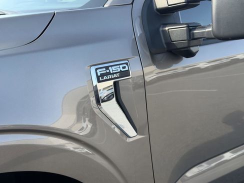 Used 2022 Ford F150 Lariat w/ Max Trailer Tow Package image 19